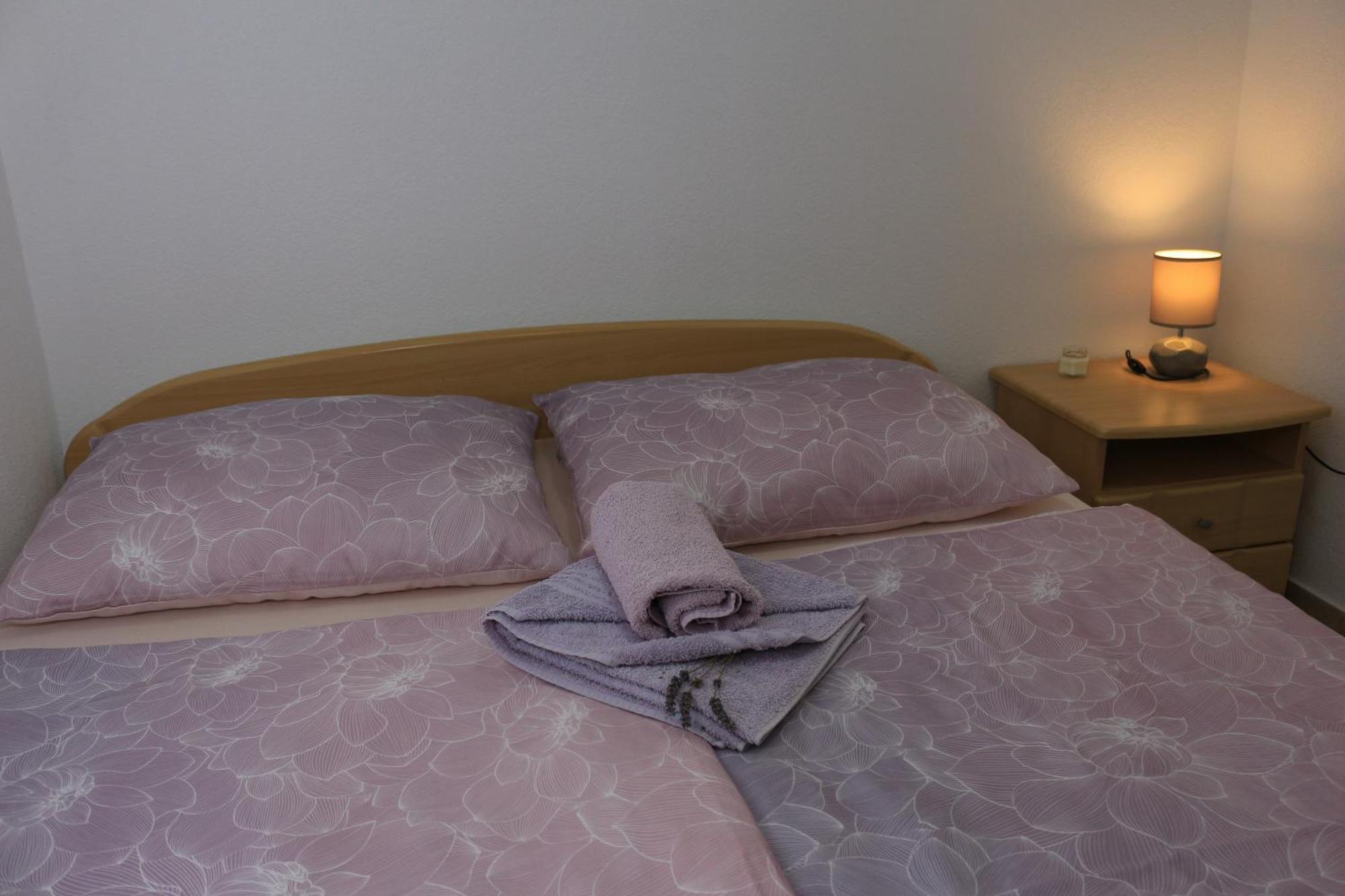 Apartman Kristina Vrbnik Buitenkant foto